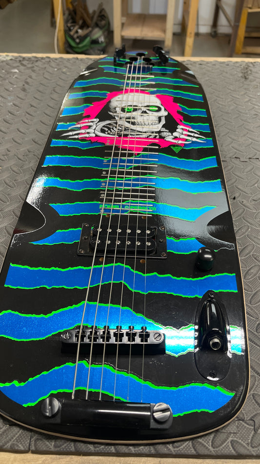 Sk8 Lap Steel – “ the death skull noir & bleu ” (Powell peralta)