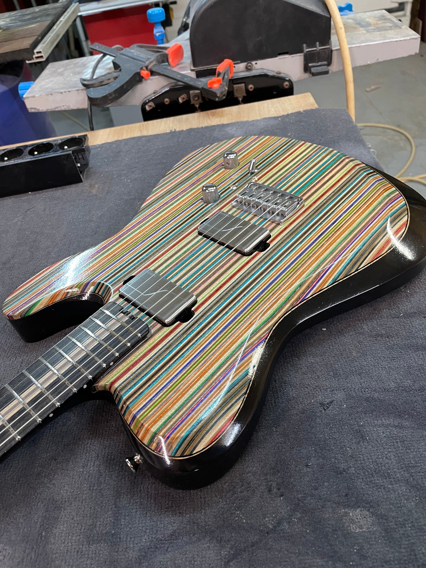 Modern boardcaster